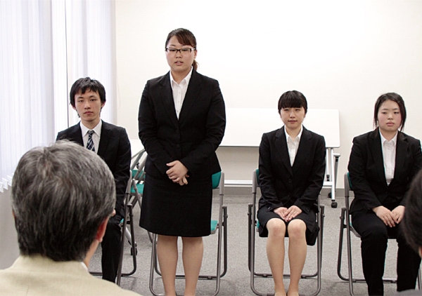 面接、履歴書作成も一人ひとりへ丁寧にアドバイス